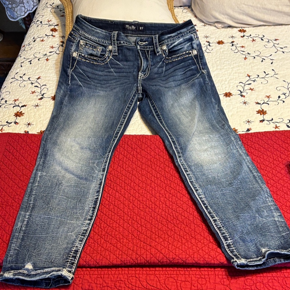 Miss Me womens  Distressed Blue curvy  crop Jeans